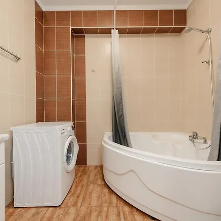Lev Tolstoi & Mirent Apartment